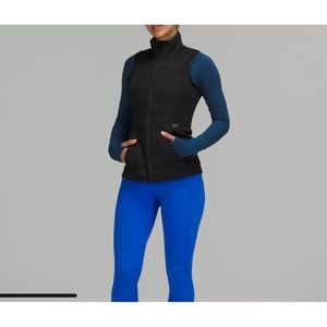Lululemon Down for it all Vest. Water resistant fabric. Excellent condition.